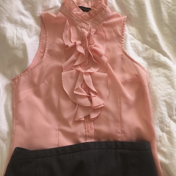 No sleeve pink ruffle button-up blouse - Picture 5 of 5